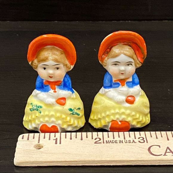 Vintage Dutch Girls Japan Porcelain Salt & Pepper Shaker Set - Picture 7 of 13